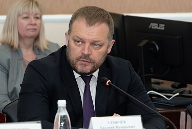 Более 145,5 млрд доходов и 163,5 млрд расходов